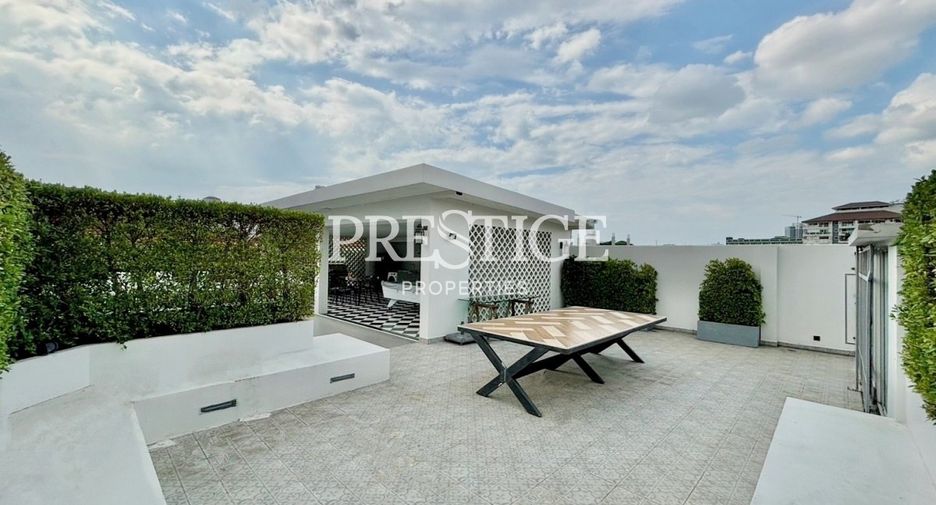 Haus zur Miete mit 5 Zimmer in Bang Lamung, Chonburi