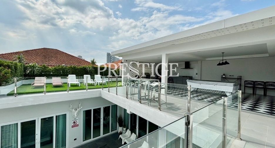 Haus zur Miete mit 5 Zimmer in Bang Lamung, Chonburi