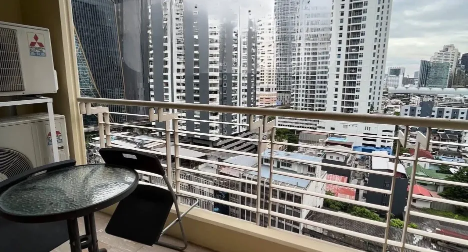 À louer 3 chambres condo à Ratchathewi, Bangkok