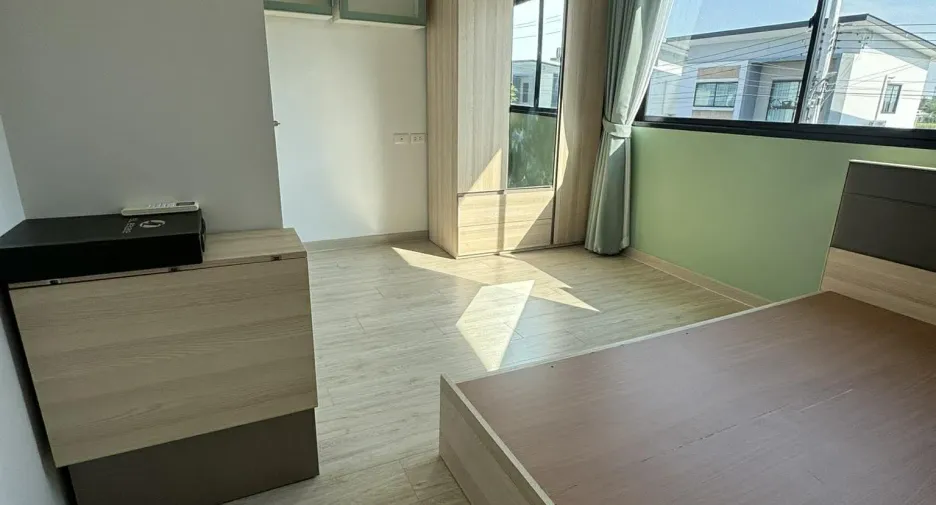 For sale and for rent 3 bedrooms house in Lam Luk Ka, Pathum Thani