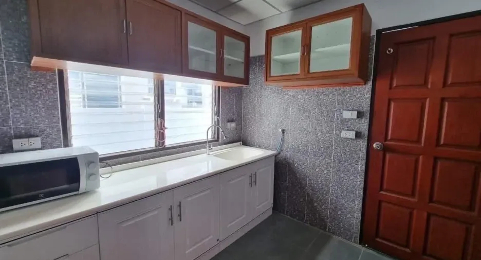 For rent 3 bedrooms house in Mueang Nonthaburi, Nonthaburi