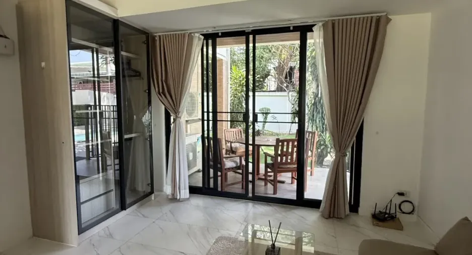 Casa en alquiler de 5 habitaciones en Watthana, Bangkok