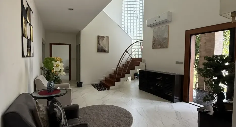 Casa en alquiler de 5 habitaciones en Watthana, Bangkok