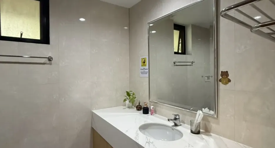 Casa en alquiler de 5 habitaciones en Watthana, Bangkok