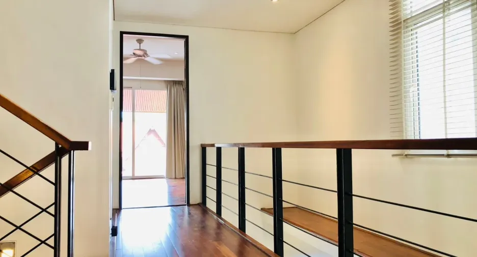 Haus zur Miete mit 4 Zimmer in Watthana, Bangkok