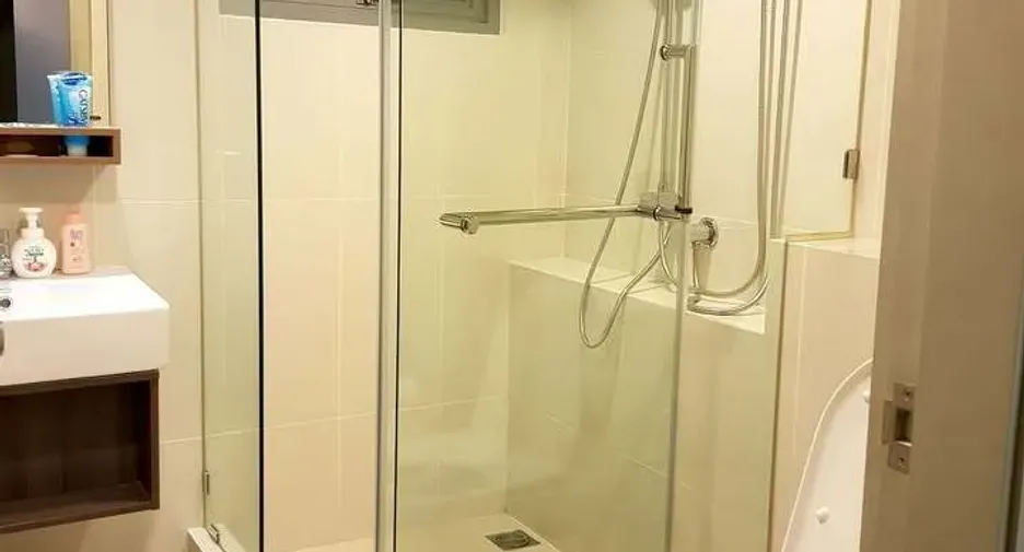 For sale 2 bedrooms condo in Yan Nawa, Bangkok