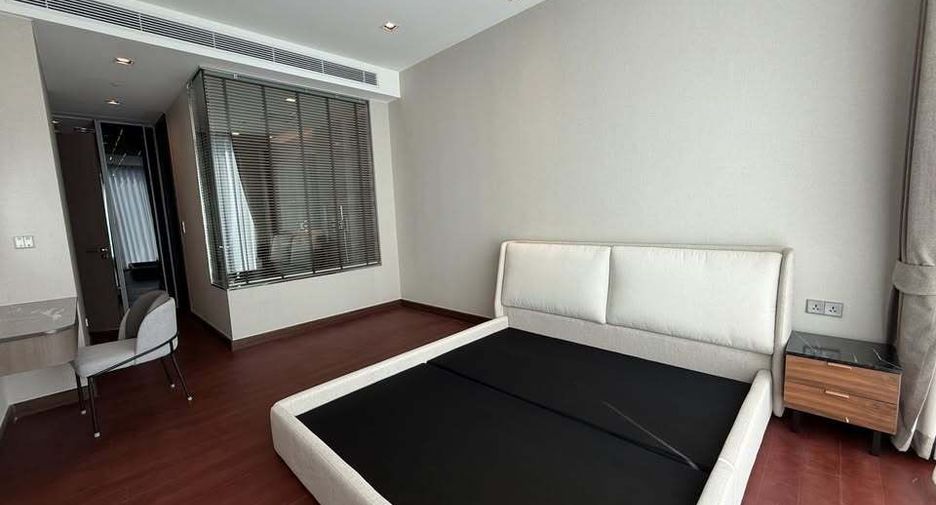 For rent 2 bedrooms condo in Khlong Toei, Bangkok