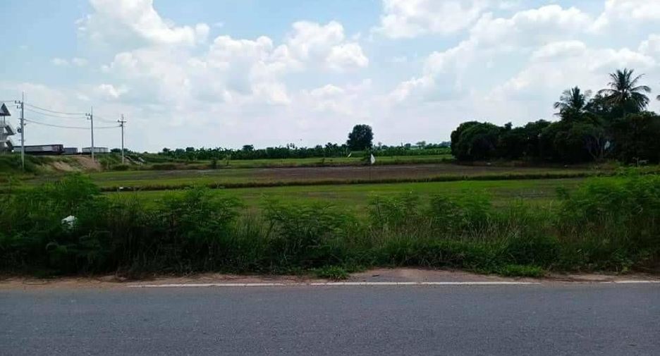 À vendre terrain à Noen Kham, Chainat