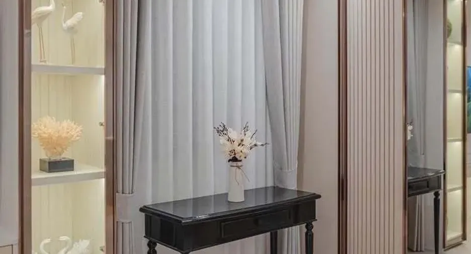 For rent 2 bedrooms condo in Yan Nawa, Bangkok