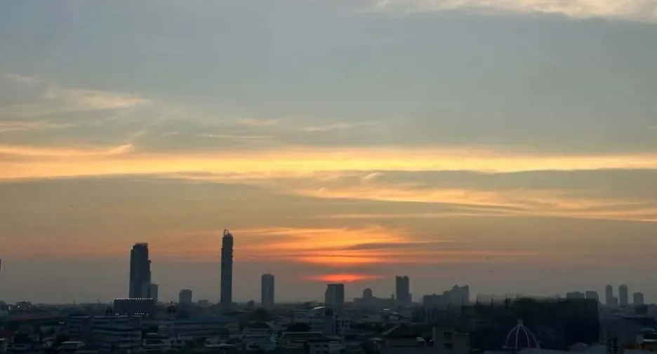 For rent 2 bedrooms condo in Yan Nawa, Bangkok