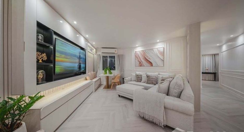 Condo en alquiler de 2 habitaciones en Yan Nawa, Bangkok