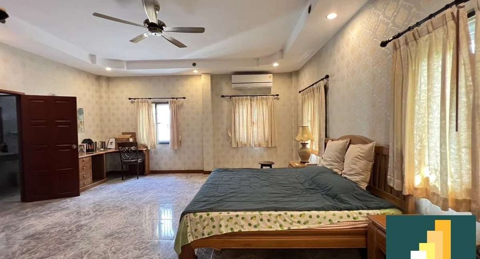 For sale 4 bedrooms house in East Pattaya, Pattaya