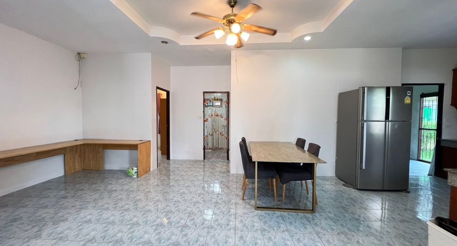 For sale 4 bedrooms house in East Pattaya, Pattaya