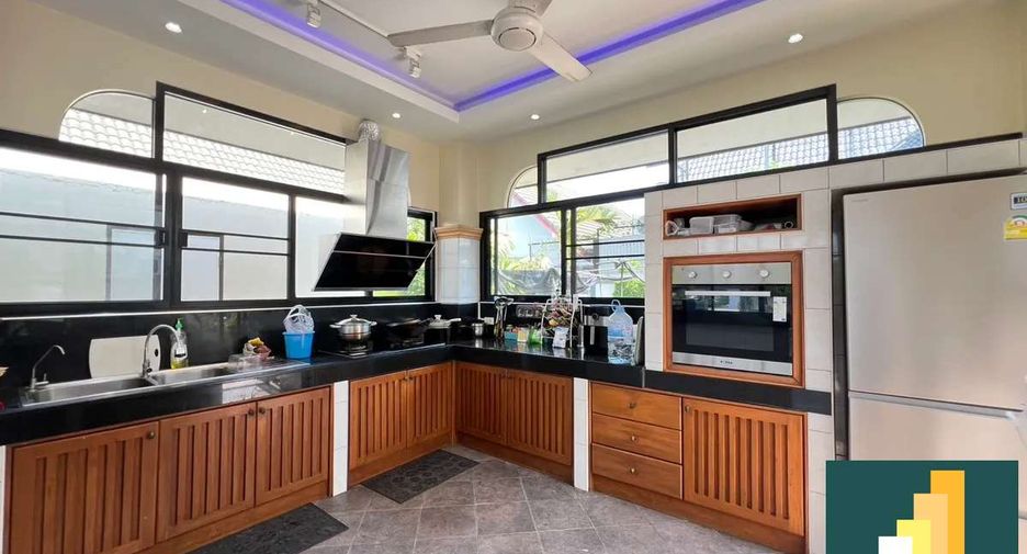 Casa en venta de 4 habitaciones en Bang Lamung, Chonburi