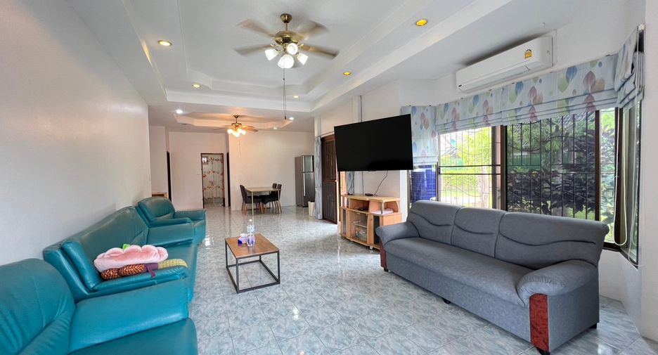 For sale 4 bedrooms house in East Pattaya, Pattaya
