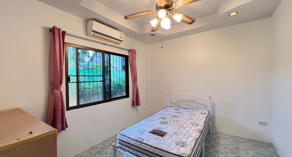 For sale 4 bedrooms house in East Pattaya, Pattaya