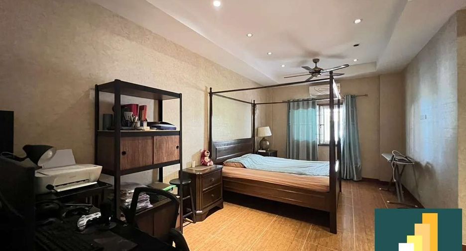 For sale 4 bedrooms house in East Pattaya, Pattaya