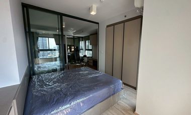 Wohnung zur Miete mit 1 Zimmer in Khlong San, Bangkok
