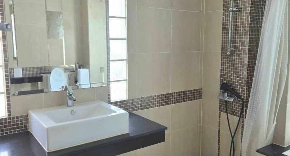 For rent 5 bedrooms house in Bang Lamung, Chonburi