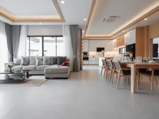 Haus zur Miete mit 4 Zimmer in Bang Lamung, Chonburi