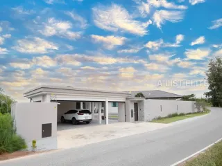 Haus zur Miete mit 4 Zimmer in Bang Lamung, Chonburi