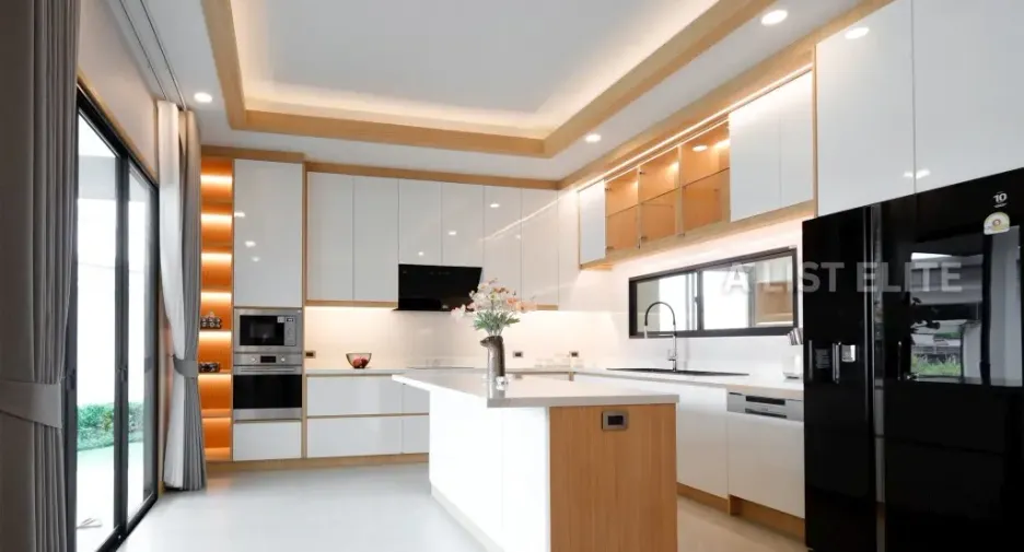For rent 4 bedrooms house in Bang Lamung, Chonburi