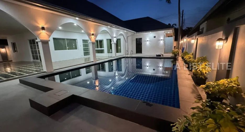 For sale 4 bedrooms house in Bang Lamung, Chonburi