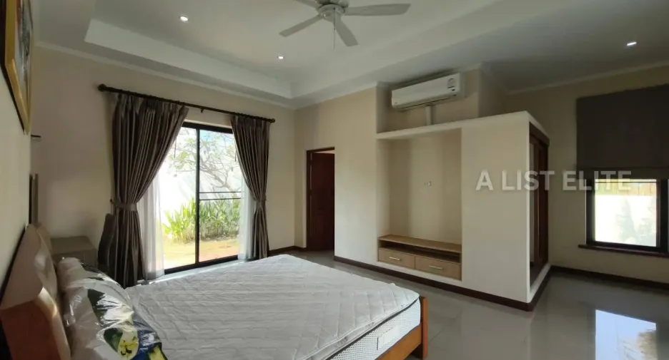 出租 4 卧室 独立屋 在 Bang Lamung, Chon Buri
