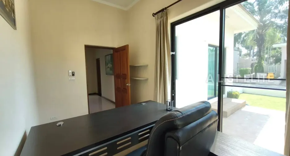 出租 4 卧室 独立屋 在 Bang Lamung, Chon Buri