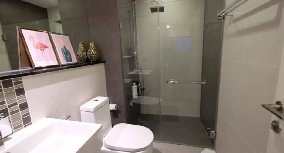 Продажа и аренда 1 кровать кондо в Кхлонг Сан, Бангкок