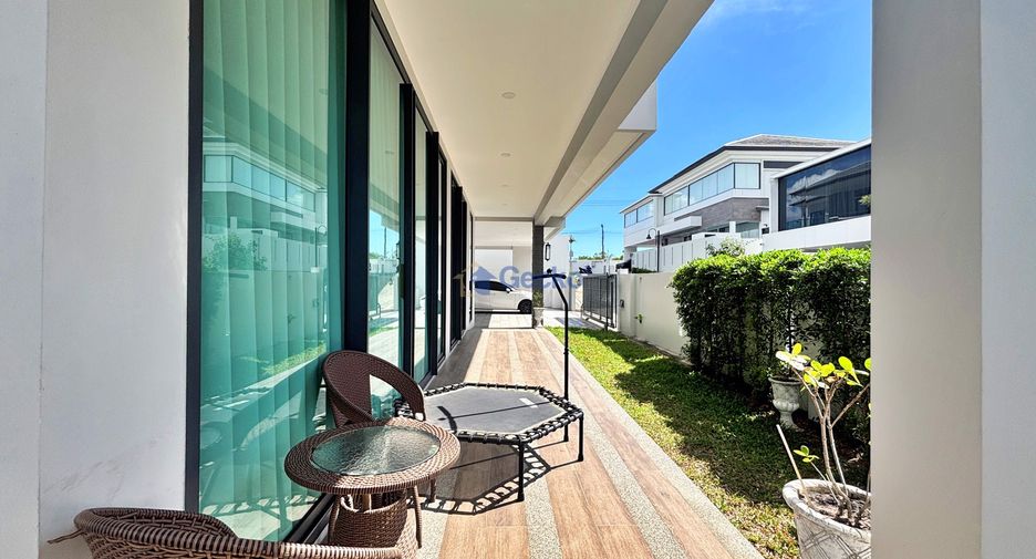 Casa en alquiler y en venta de 4 habitaciones en Bang Lamung, Chonburi