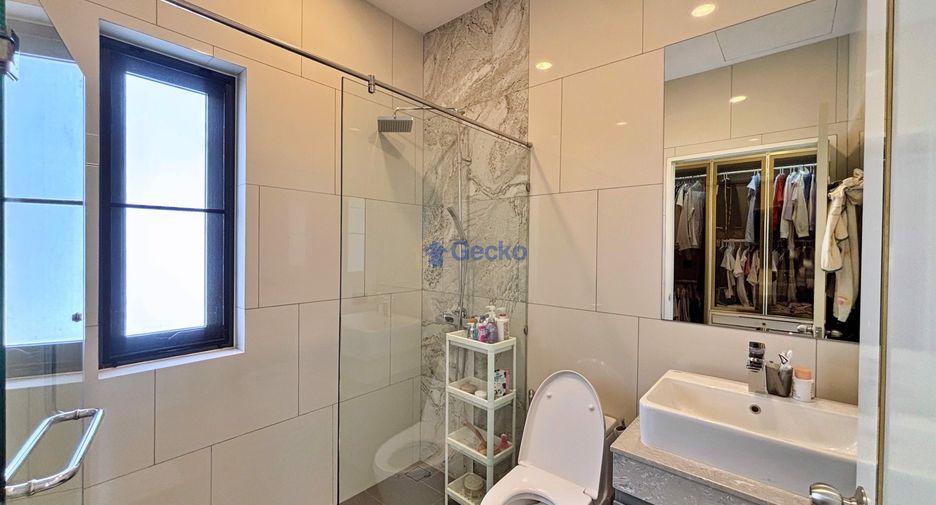 Casa en alquiler y en venta de 4 habitaciones en Bang Lamung, Chonburi