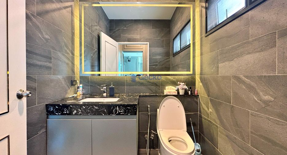 Casa en alquiler y en venta de 4 habitaciones en Bang Lamung, Chonburi