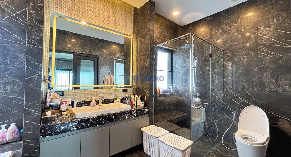 Casa en alquiler y en venta de 4 habitaciones en Bang Lamung, Chonburi