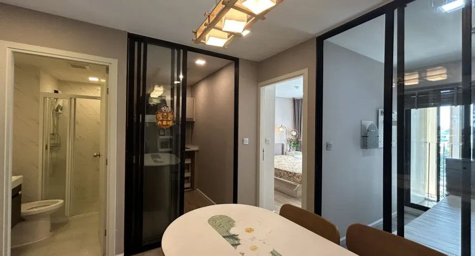 For rent 2 bedrooms condo in Wang Thonglang, Bangkok