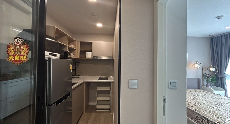 For rent 2 bedrooms condo in Wang Thonglang, Bangkok