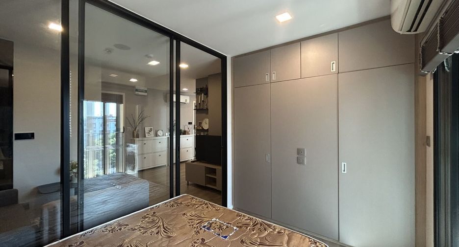 For rent 2 bedrooms condo in Wang Thonglang, Bangkok