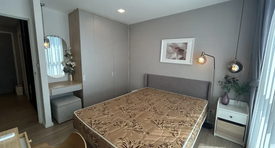 For rent 2 bedrooms condo in Wang Thonglang, Bangkok