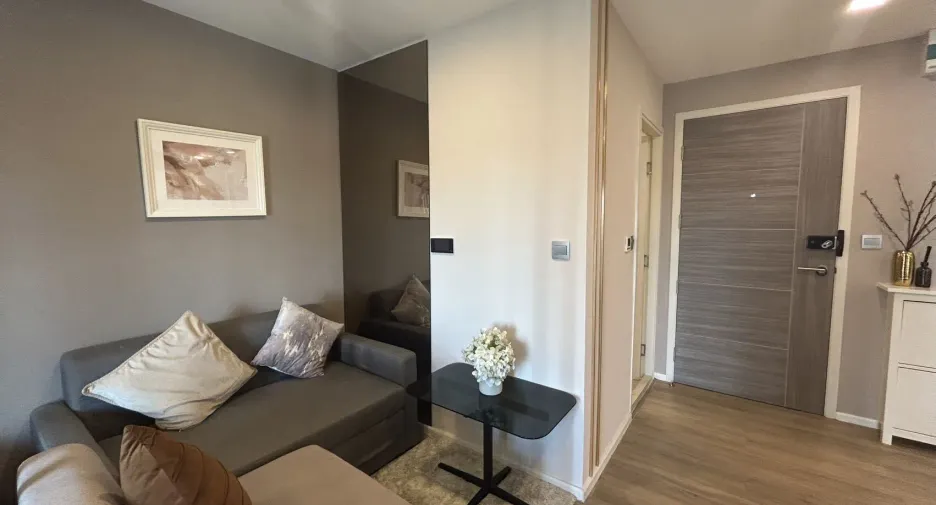 For rent 2 bedrooms condo in Wang Thonglang, Bangkok