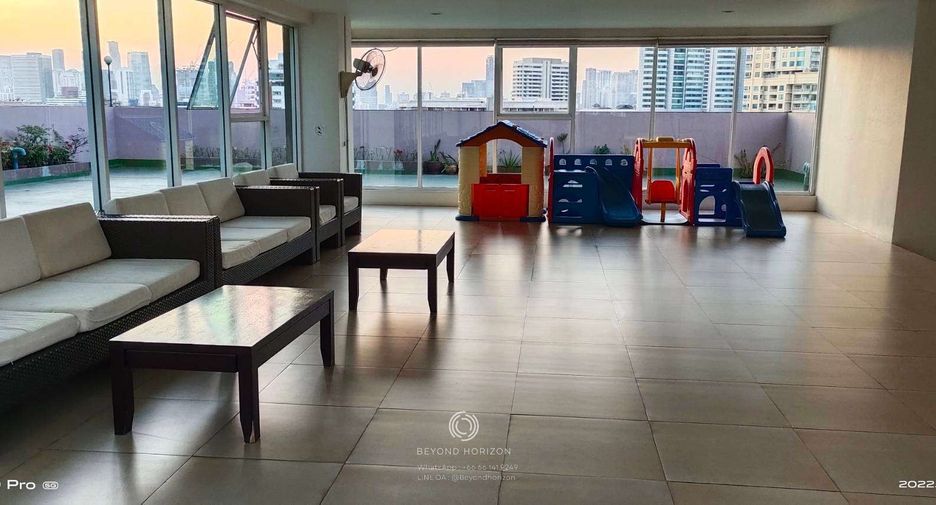 Condo en alquiler y en venta de 2 habitaciones en Khlong Toei, Bangkok