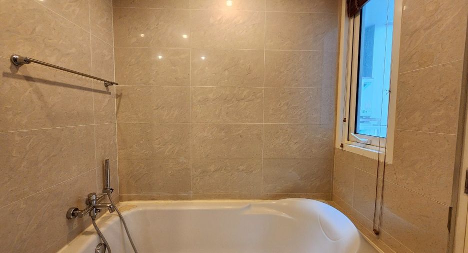 For rent and for sale 1 bed condo in Khlong Toei, Bangkok
