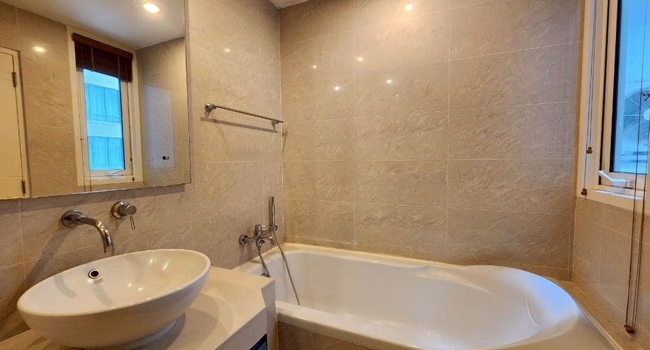 For rent and for sale 1 bed condo in Khlong Toei, Bangkok
