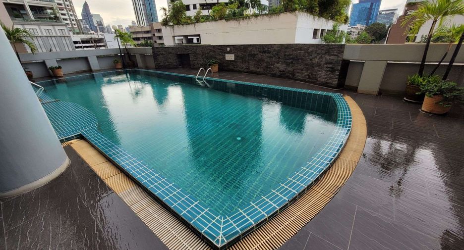For rent 3 bedrooms condo in Watthana, Bangkok
