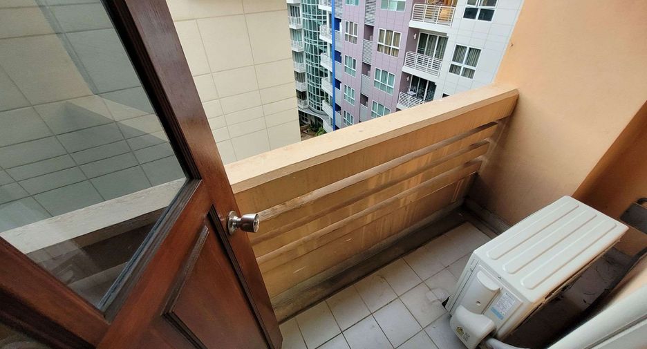 For rent 3 bedrooms condo in Watthana, Bangkok