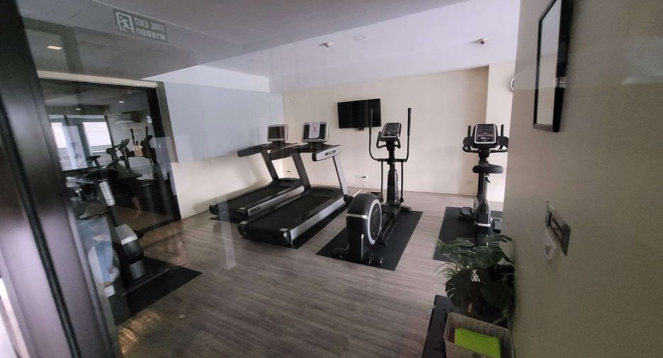 For rent 3 bedrooms condo in Watthana, Bangkok