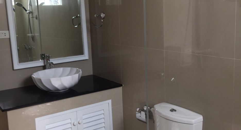 For rent 3 ベッドルーム condo in Watthana, Bangkok