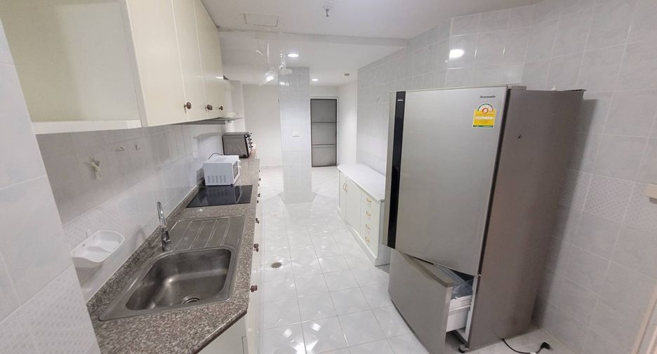 Wohnung zur Miete mit 3 Zimmer in Watthana, Bangkok