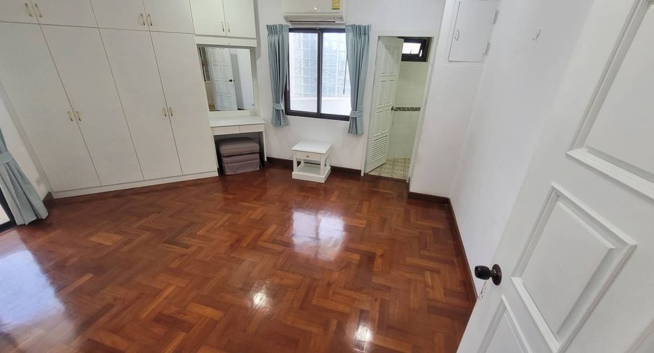 Wohnung zur Miete mit 3 Zimmer in Watthana, Bangkok