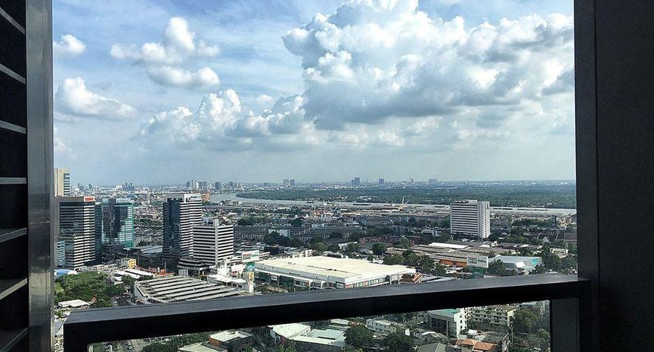 For rent 2 bedrooms condo in Khlong Toei, Bangkok