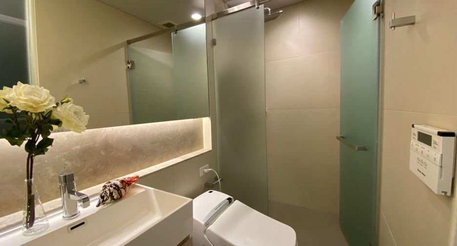For rent 2 bedrooms condo in Khlong Toei, Bangkok